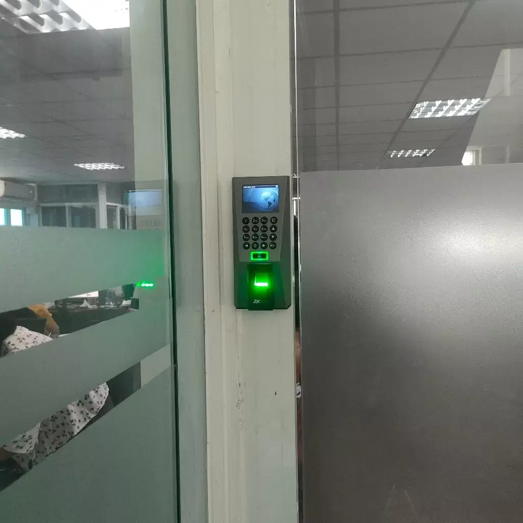 Các loại máy chấm công kiểm soát được lòng người dùng