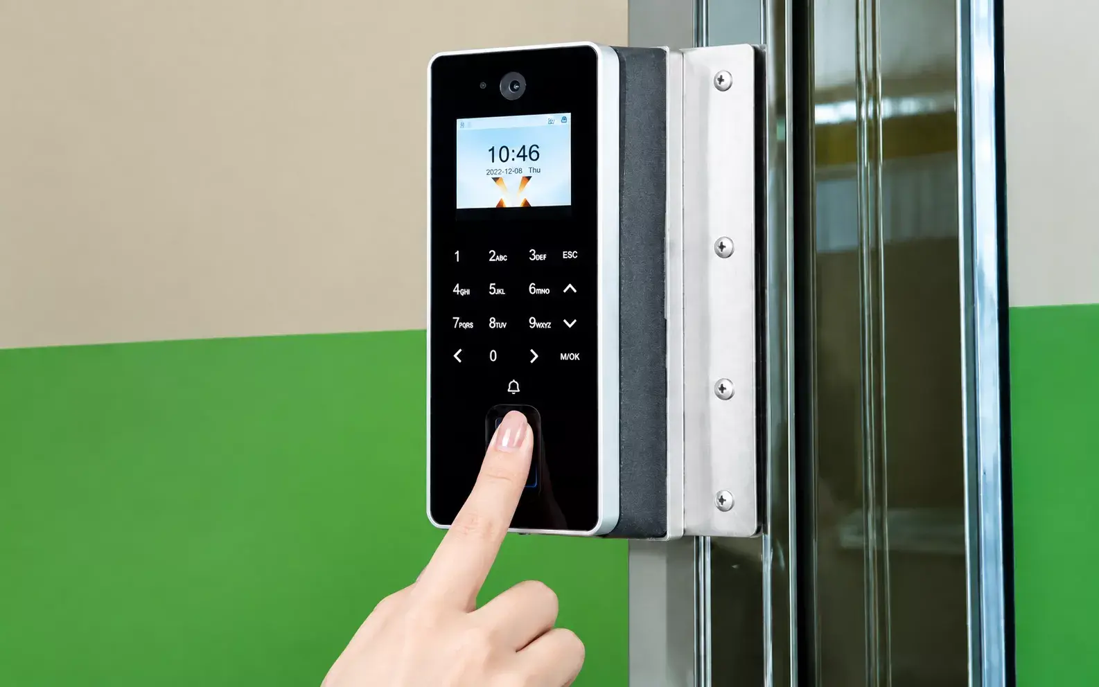 Máy chấm công kiểm soát cửa bằng vân tay và thẻ ZKTeco F35 Máy chấm công kiểm soát cửa bằng vân tay và thẻ ZKTeco F35